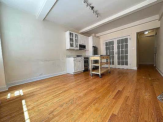 2nd image of 134 W 58th St #7E