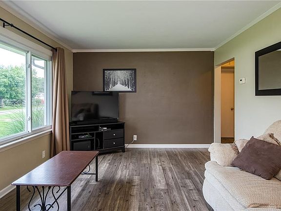 3rd image of 273 Dale Ave