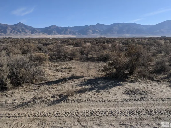 3800 Wilbur Dr, Orovada, NV 89425