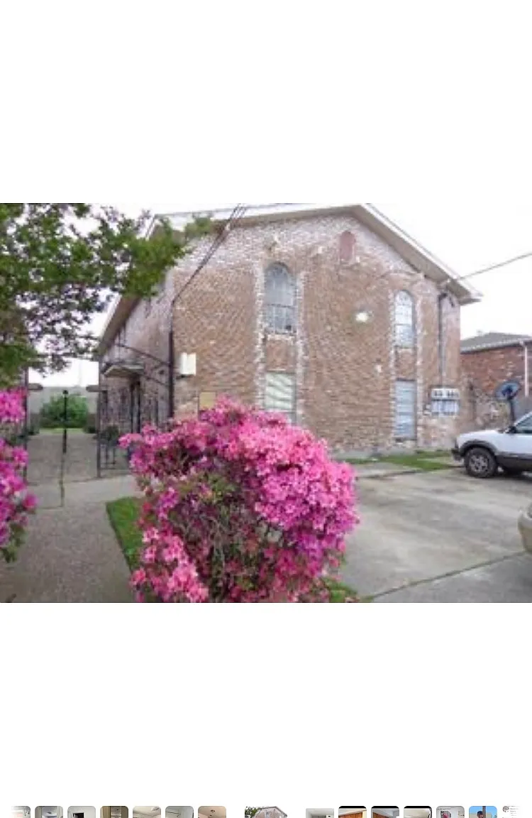 2 bed, 1.5 bath, 1100 sqft, $1,300 — Photo 1