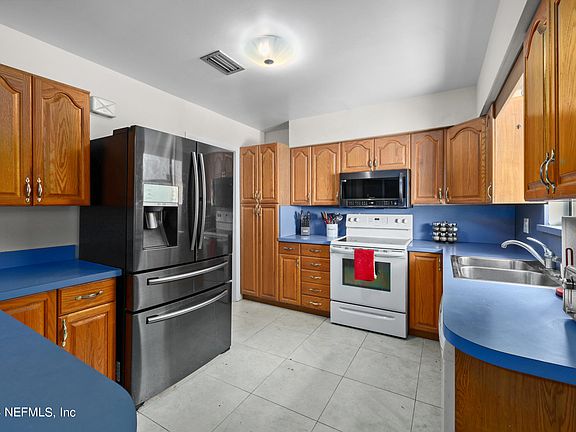 4th image of 5629 BRADSHAW Street