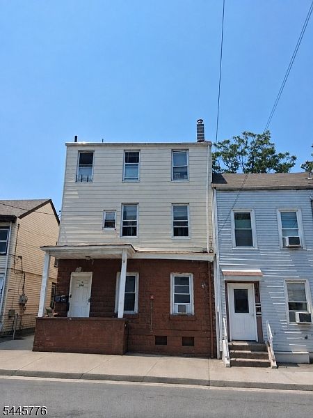 1st image of 176 Beech St