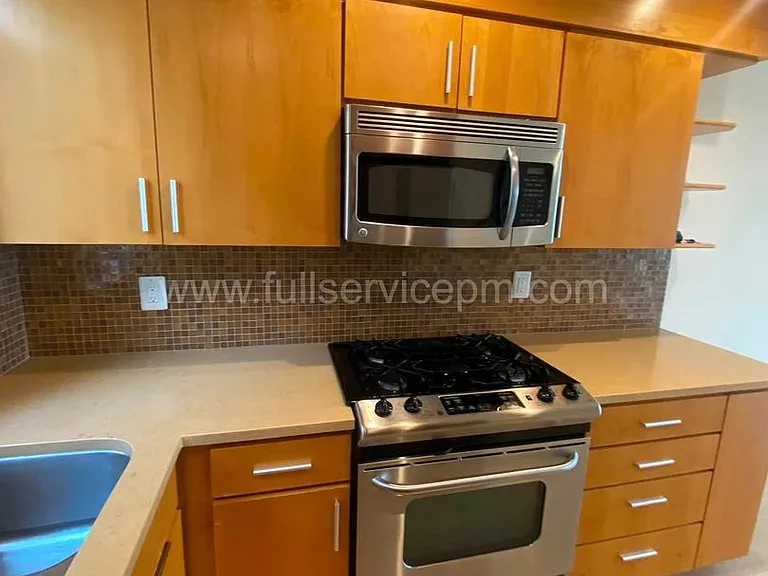 210 Boston St #B — Photo 11