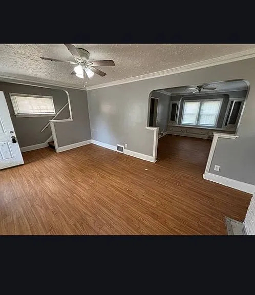 1506 Larchmont Rd — Photo 33