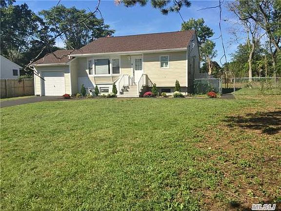 2nd image of 8 Cott Ct