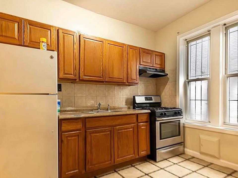 1st image of 569 W 192nd St #2J