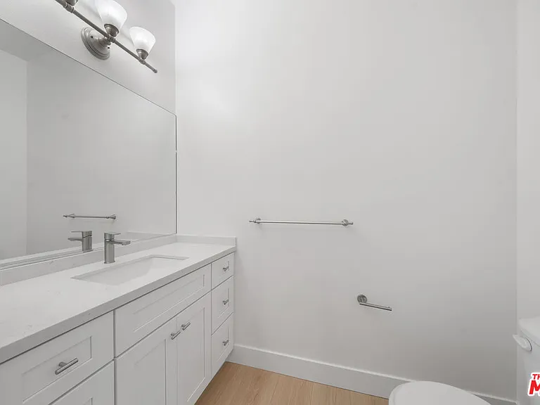 309 S Mariposa Ave #301 — Photo 22