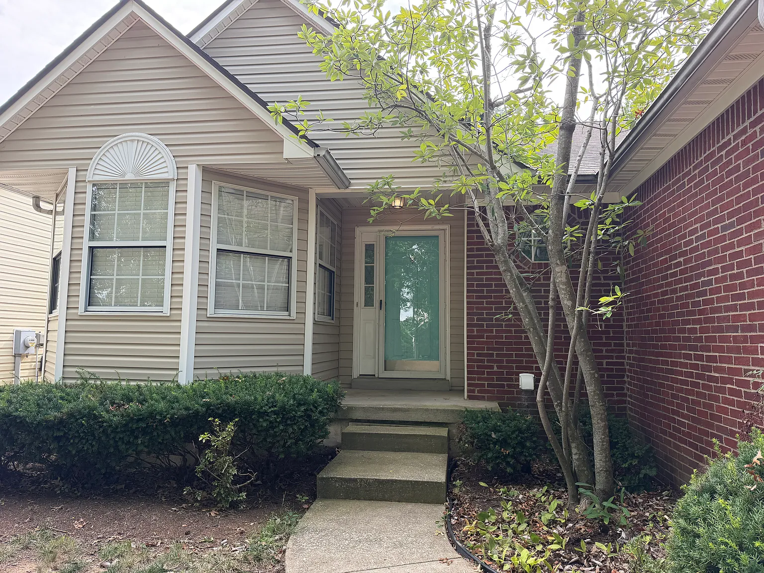 3 bed, 1428 sqft, $2,050 — Photo 2