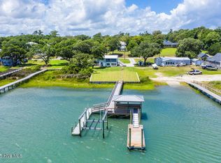 1475 Kings Landing Rd, Hampstead, NC 28443