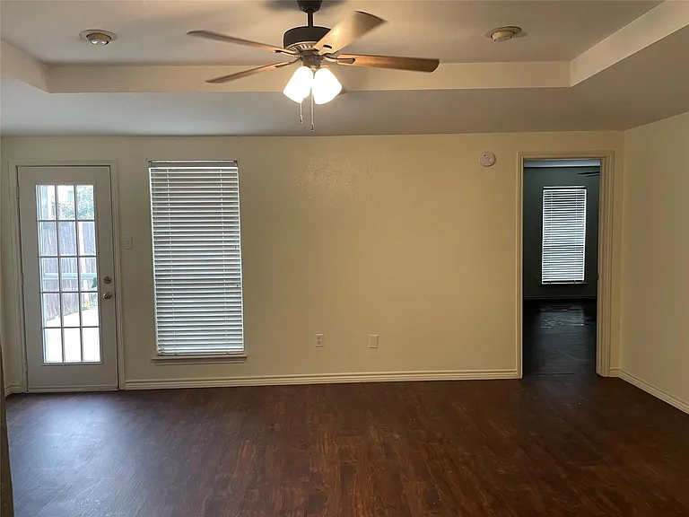 5412 Village Green Dr — Photo 9