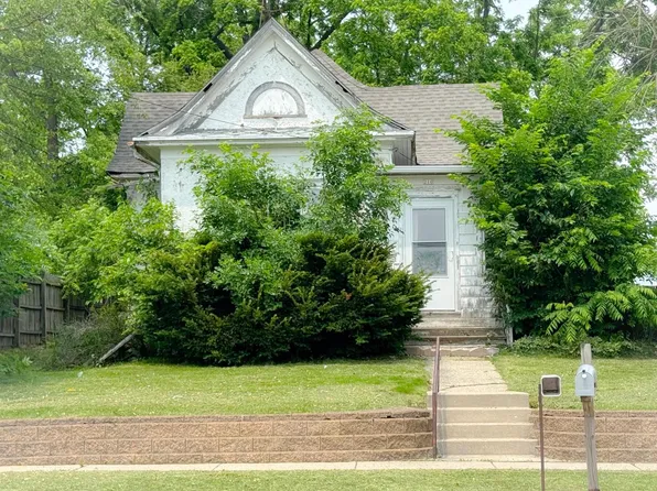 210 West Beloit STREET, Darien, WI 53114