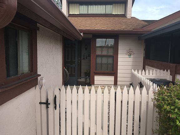 5th image of 1561 SE Lynshire Ct