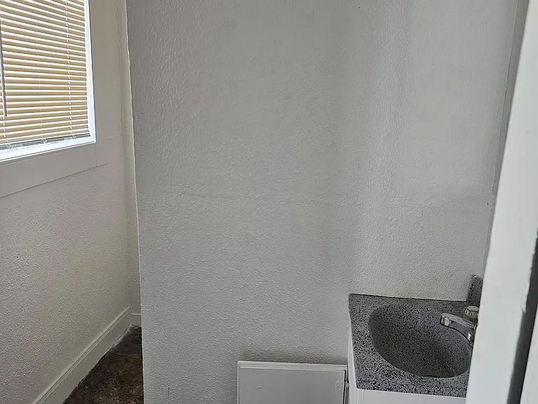5305 Jefferson St #5 — Photo 4