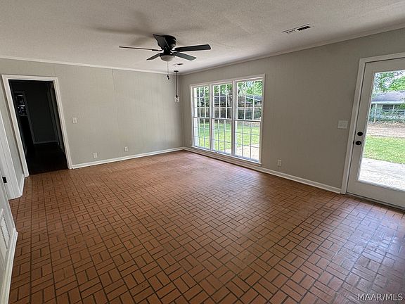 5th image of 3321 Ridgefield Dr