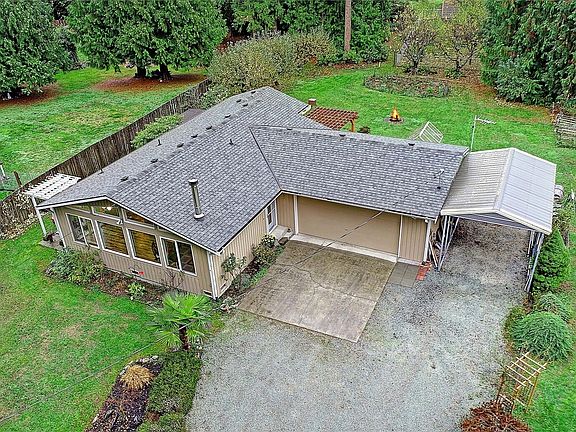 3rd image of 2931 SE Camano Drive