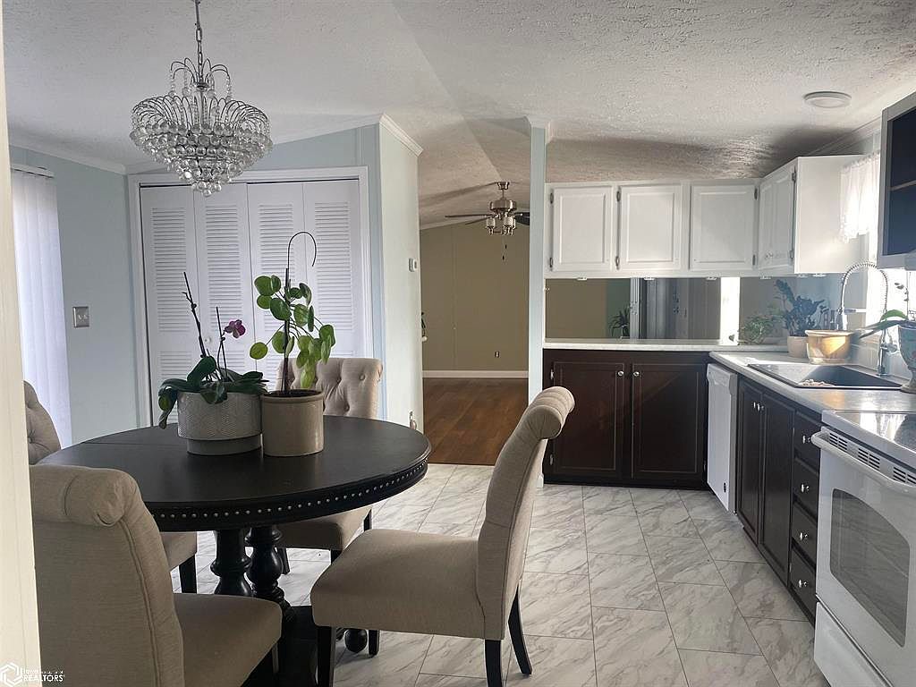 913 Glenview Dr, Creston, IA 50801 Zillow