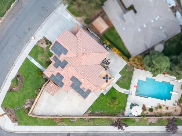 7568 N Hanna Ave, Fresno, CA 93722