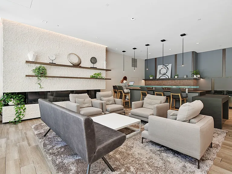 301 Main St #11B — Photo 34
