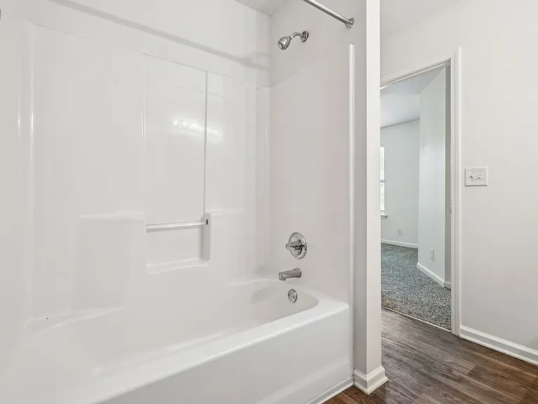 Three Bedroom - 3 Bed / 2 Bath - 1,270 Sq.Ft.