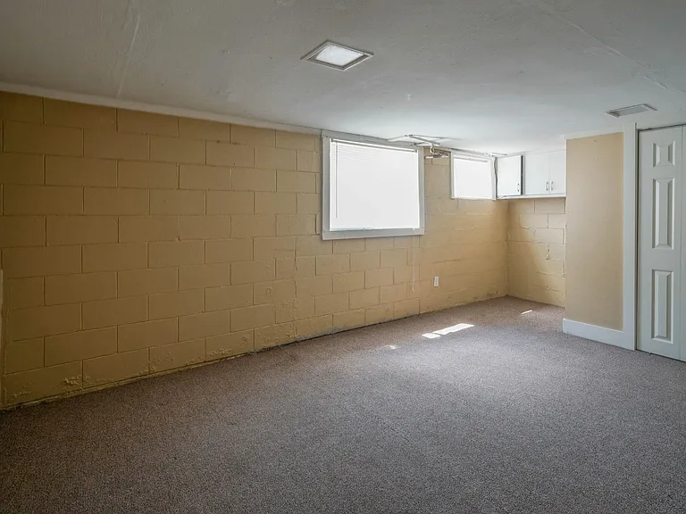 416 N Lincoln St — Photo 98