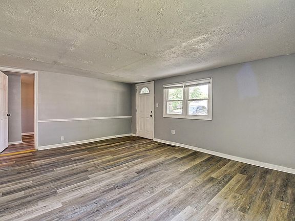 4th image of 2999 Clover Dr