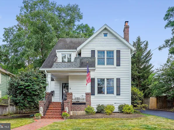 4322 18th St N, Arlington, VA 22207