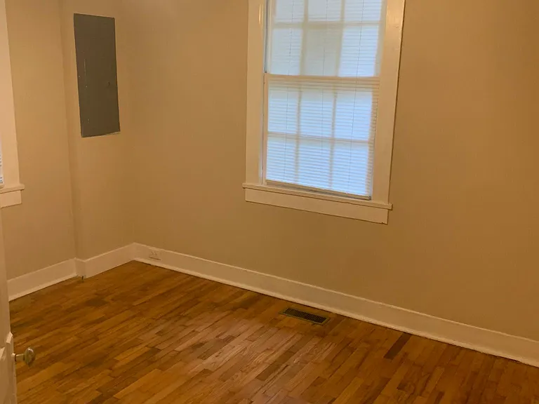 11 Locust St NE — Photo 6