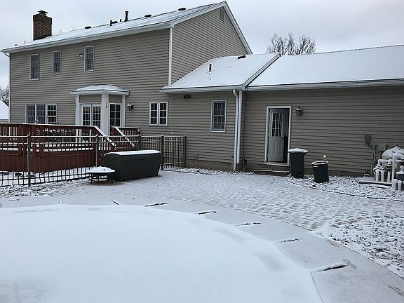 2nd image of 15 Wenham Ln