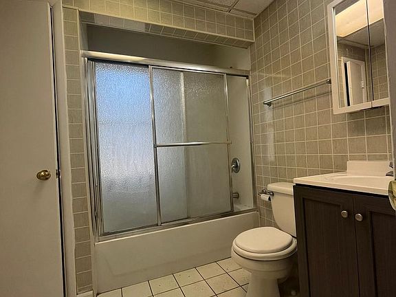 5th image of 6838 Waveland Ave APT 1