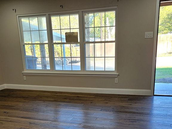 4th image of 8007 ROBIN HILL DR