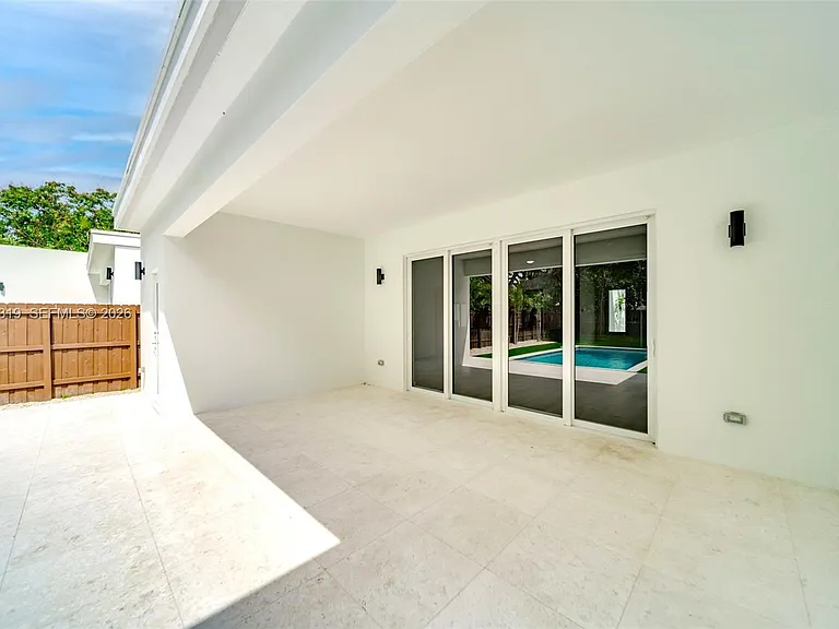 8990 N Miami Ave — Photo 50