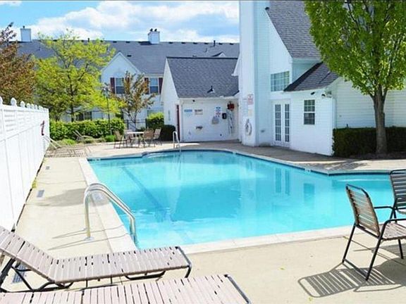 4th image of 30262 Nantucket Dr