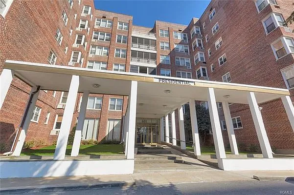 Sold by Douglas Elliman | media 27