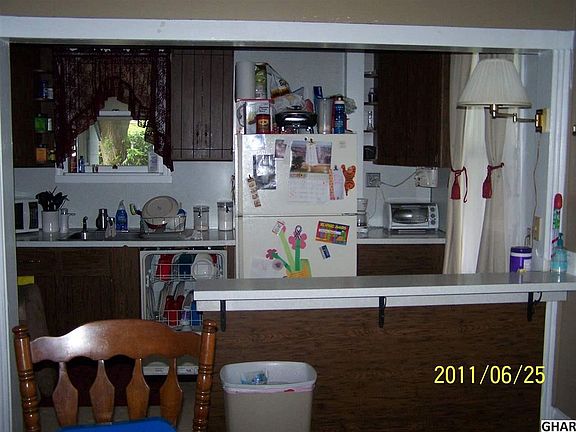 4th image of 23 E Water St