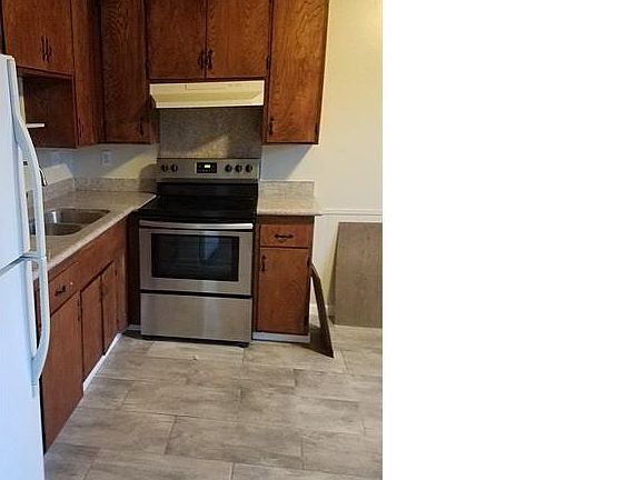 3rd image of 485 Firloch Ave #1
