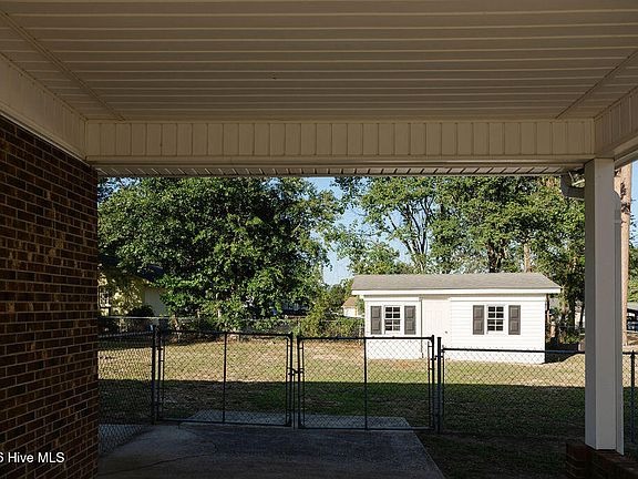 4th image of 1612 Fairground Road