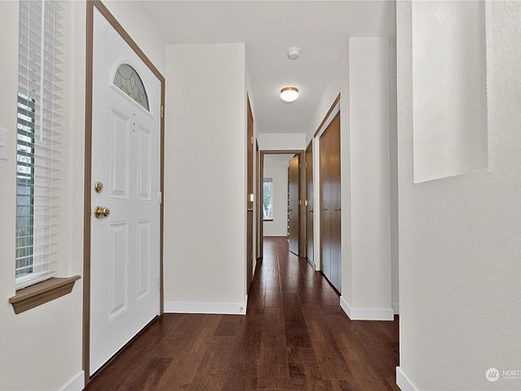 2nd image of 8114 Trimble Lane SE