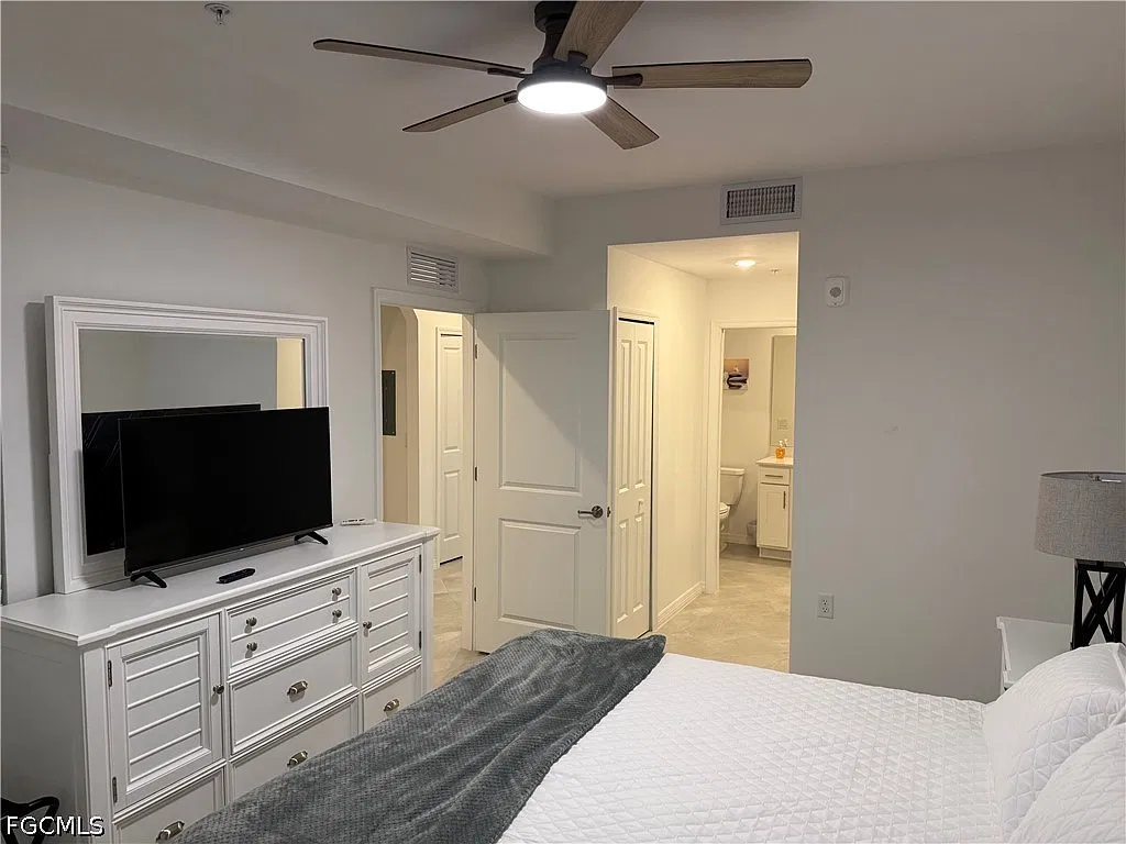 2 bed, 2.0 bath, 1154 sqft, $2,100 — Photo 4