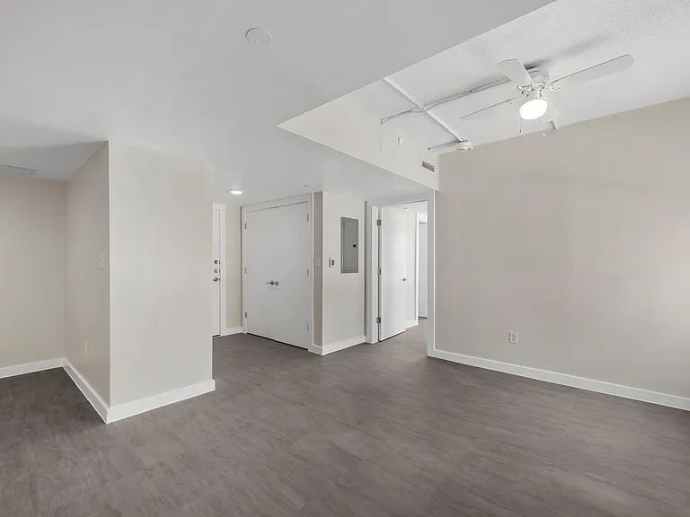 4 N 4th St #1204 — Photo 2