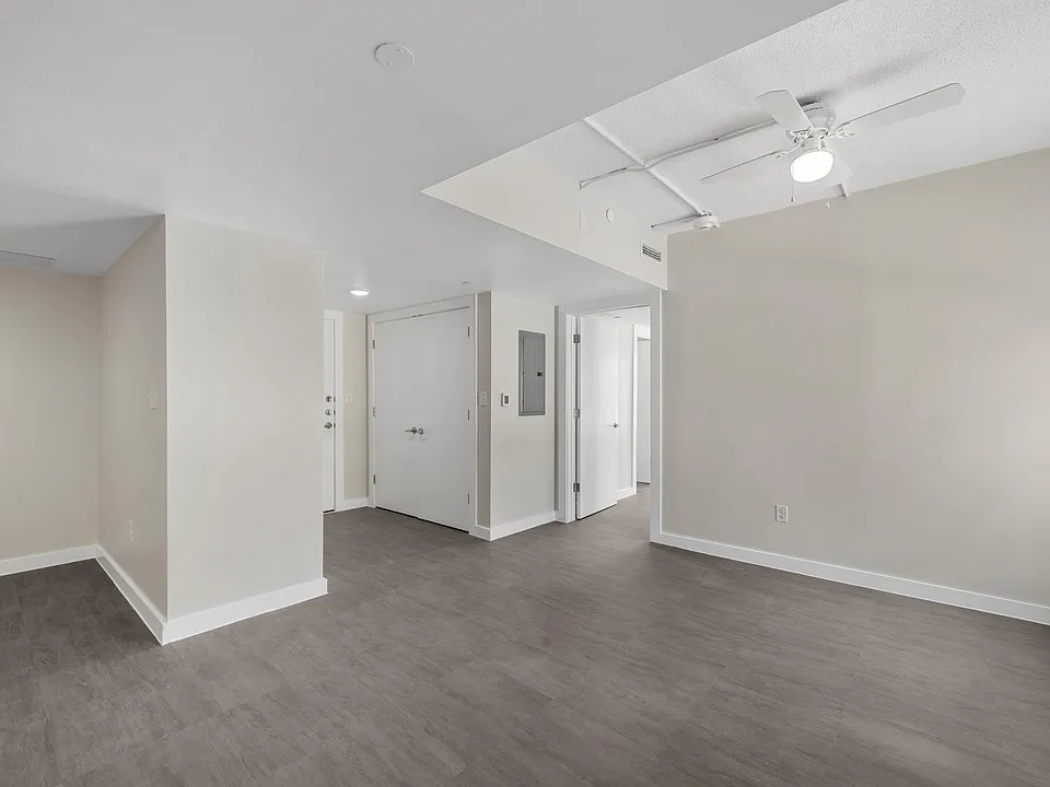 4 N 4th St #1202