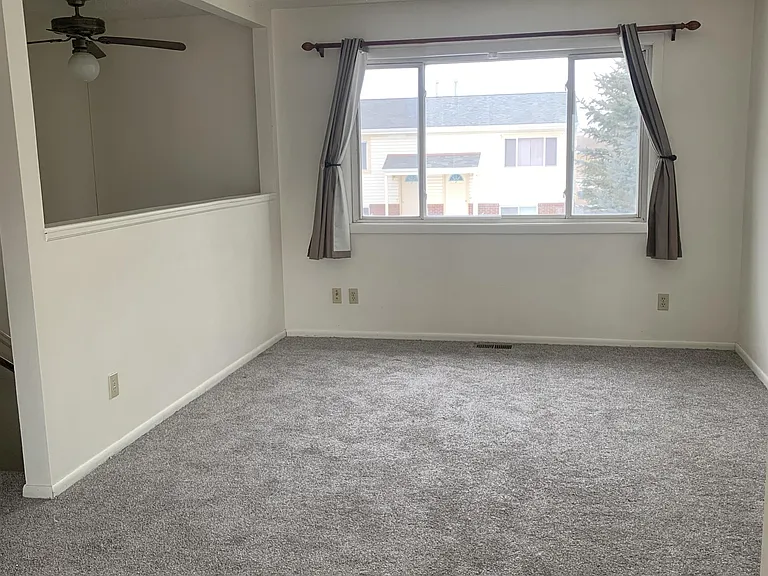 1662 W Jefferson St #A — Photo 3