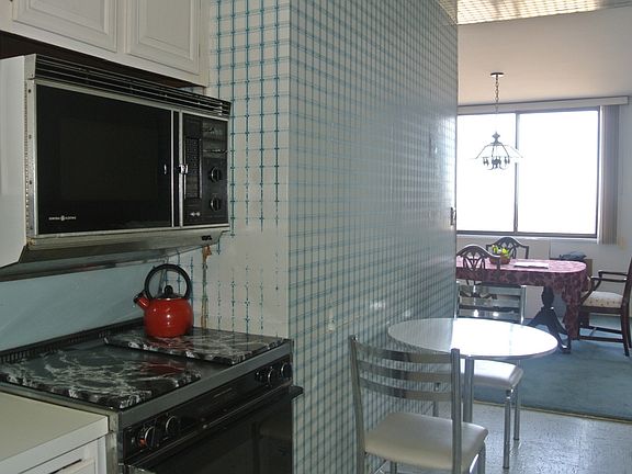 5th image of 27010 Grand Central Pkwy APT 26H