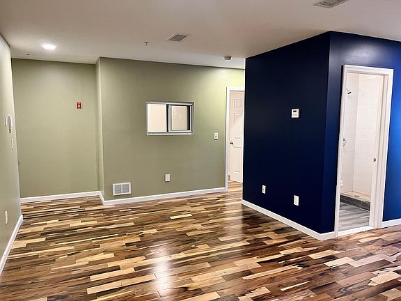 3rd image of 32 North St #1