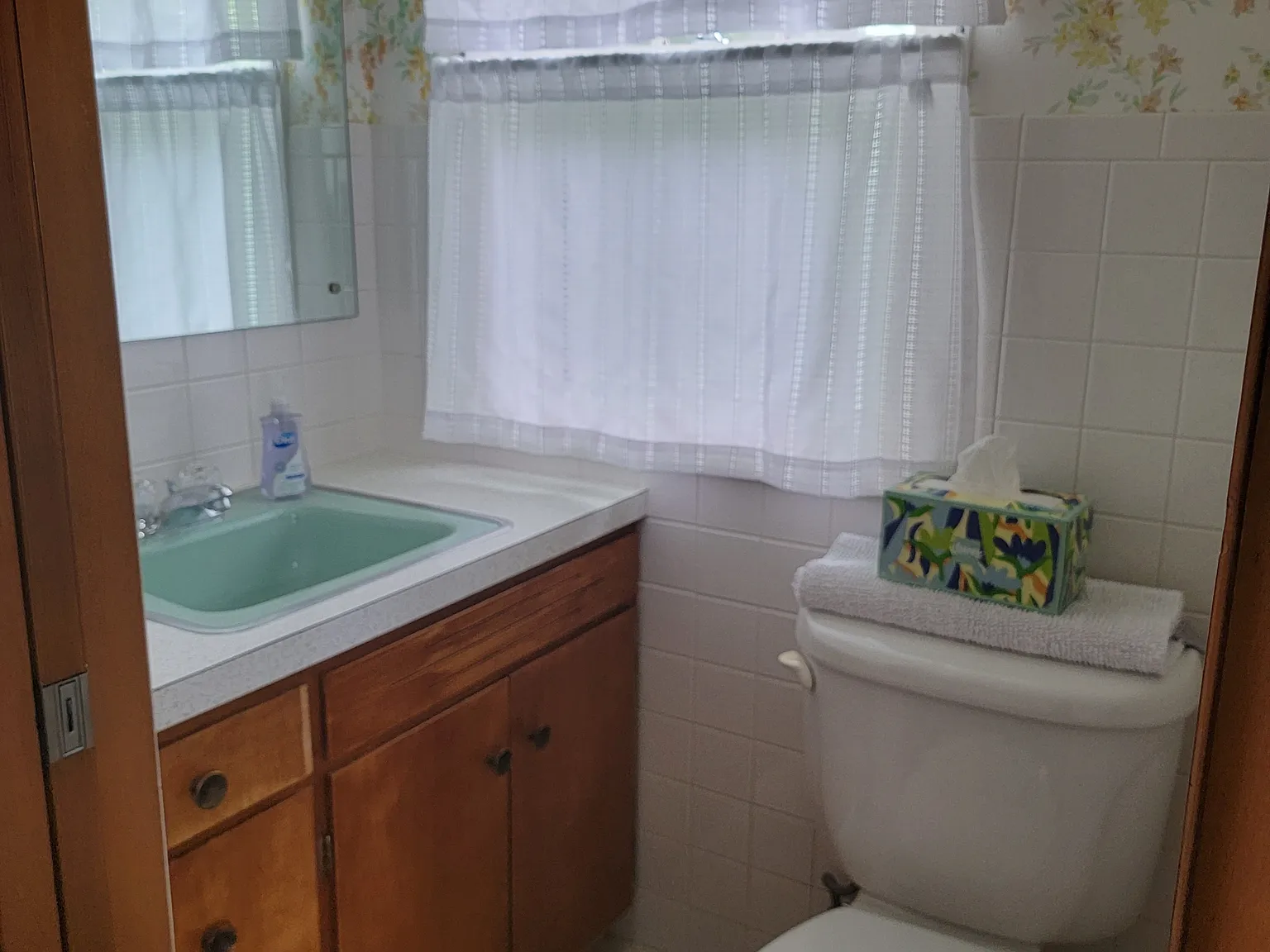 3 bed, 1.5 bath, 1211 sqft, $2,000 — Photo 3