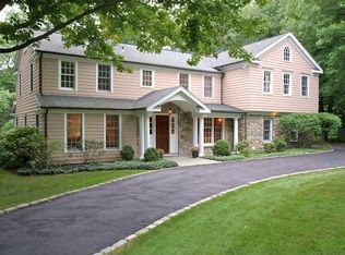 34 Leeuwarden Ln, Darien, CT 06820