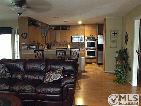 3rd image of 1901 Delwood Dr