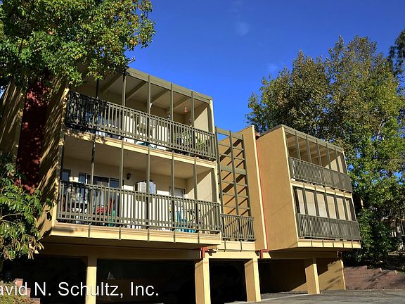 2nd image of 3131 Montrose Ave APT 29