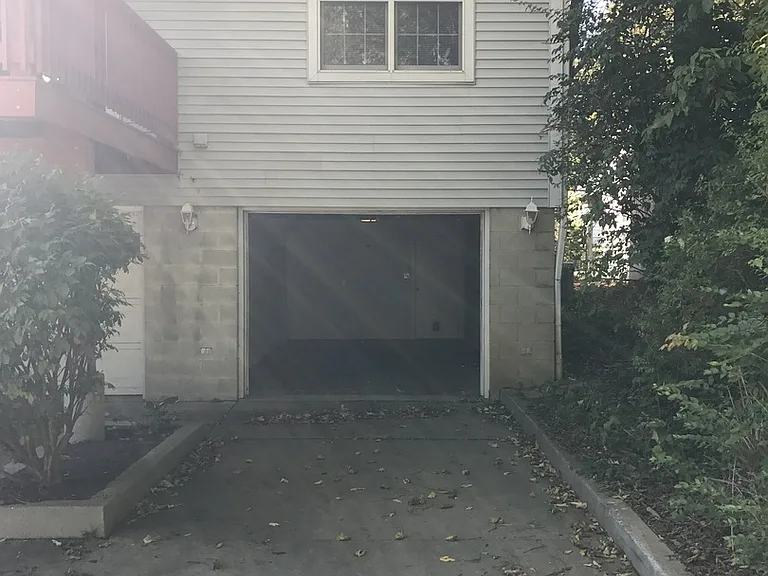 351 S Madison St — Photo 46