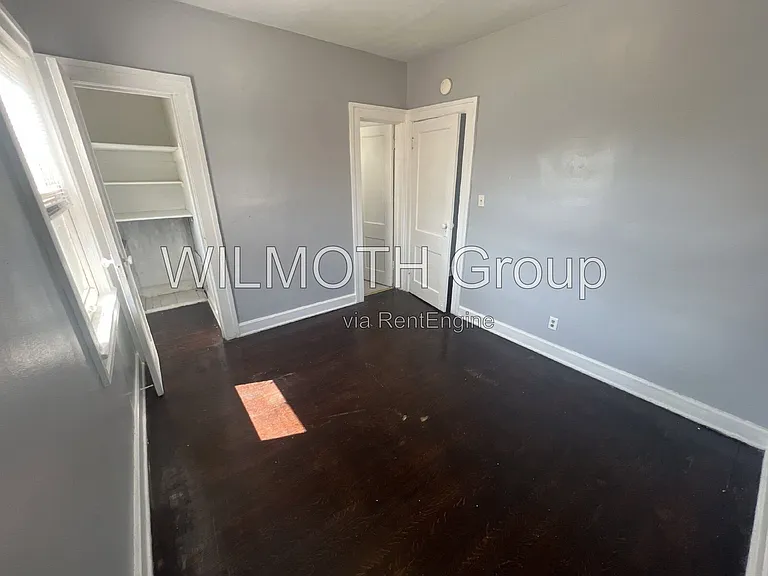 634 E 37th St #4 — Photo 12