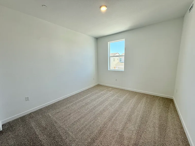 809 Canoe Ct — Photo 38